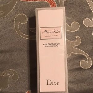 Miss Dior blooming bouquet roller pearl